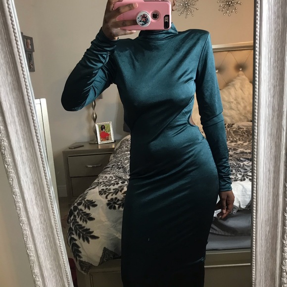 Dresses & Skirts - Midi Emerald Green Dress